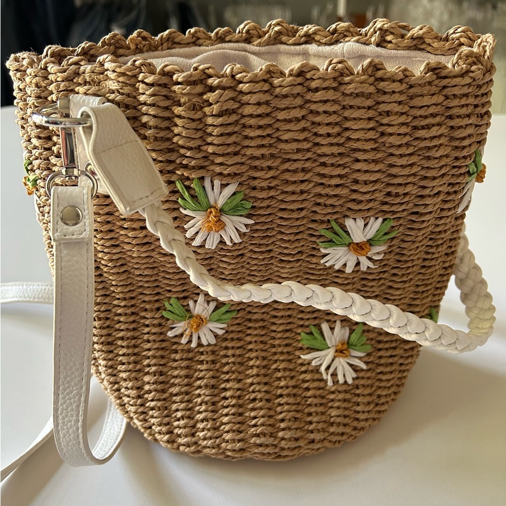 Straw bucket bag - new
